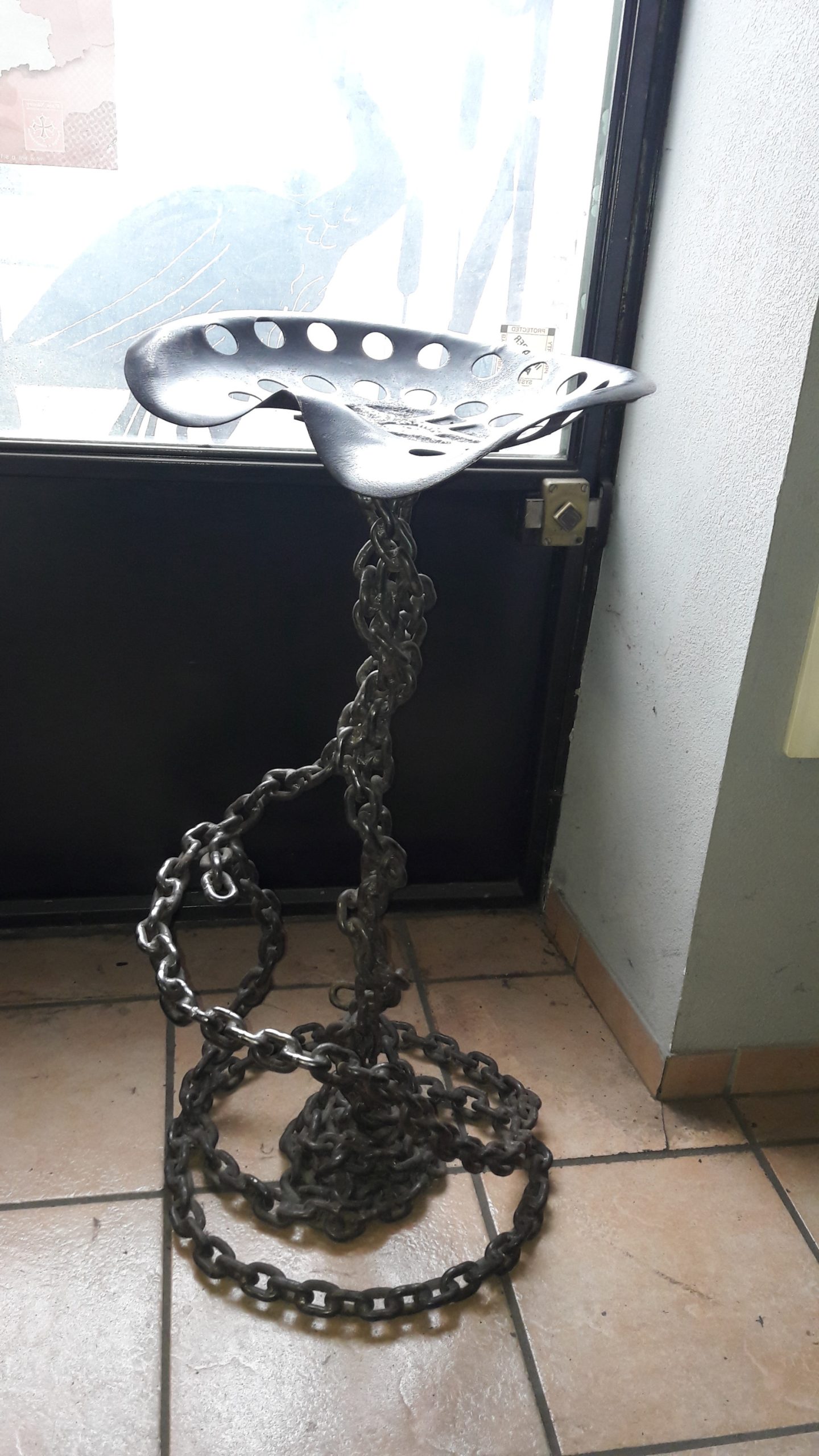 Dragons et tabouret – Image 4