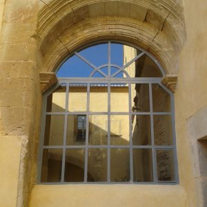 Fenêtre cintrée