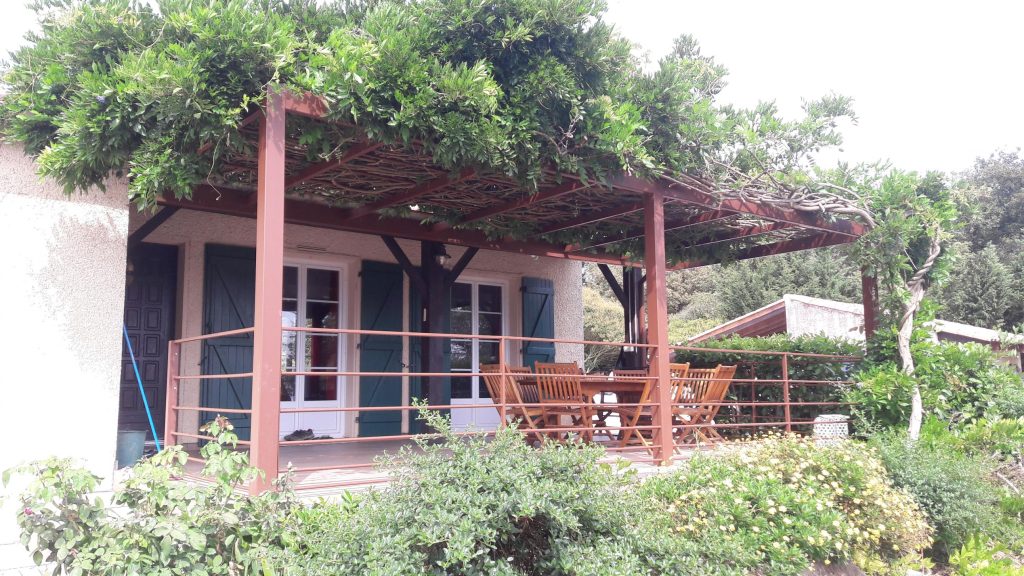 Pergola moderne et garde corps