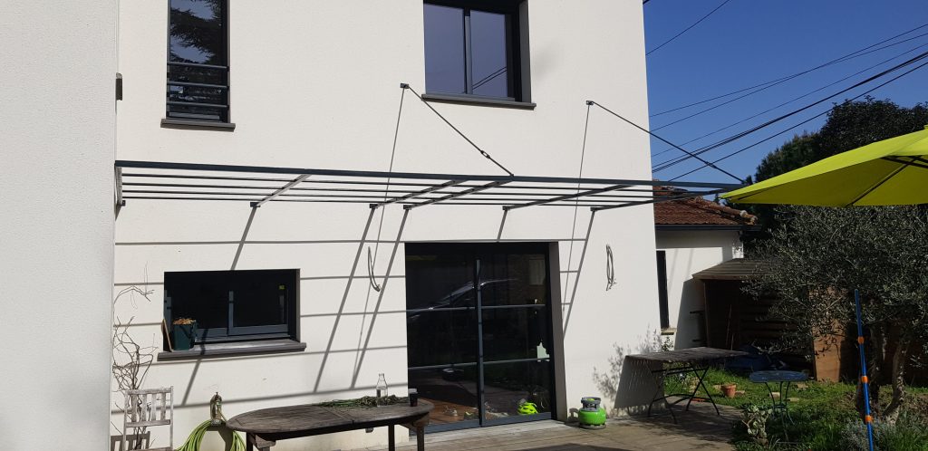 Pergola suspendue