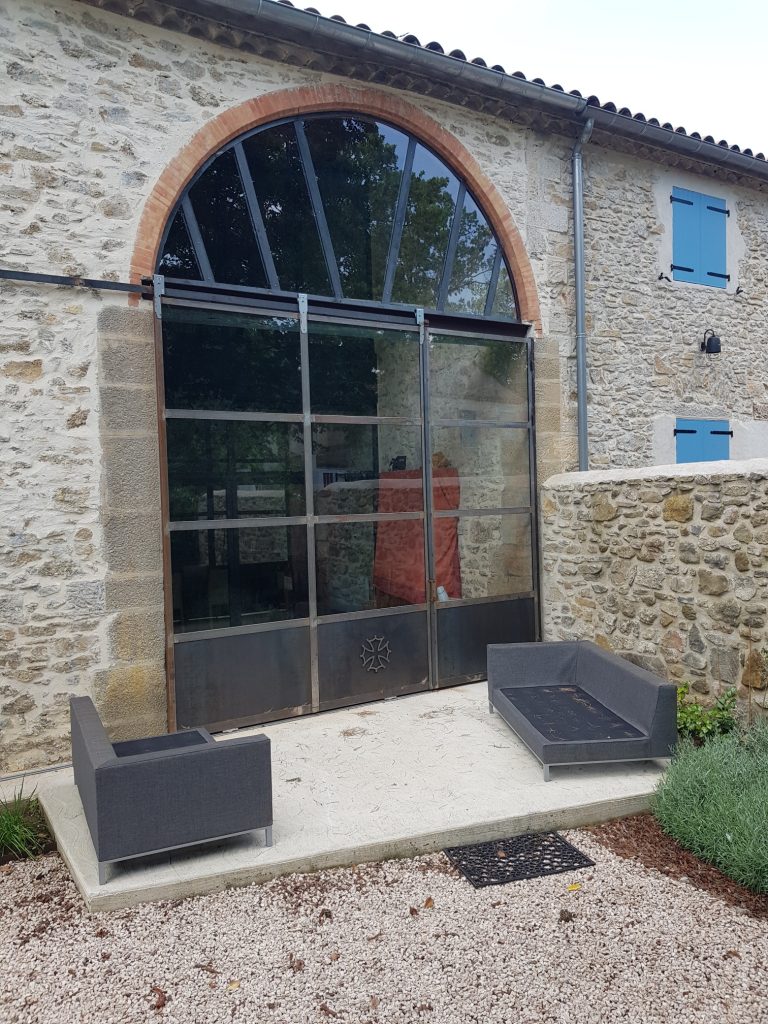 Porte coulissante de hangar